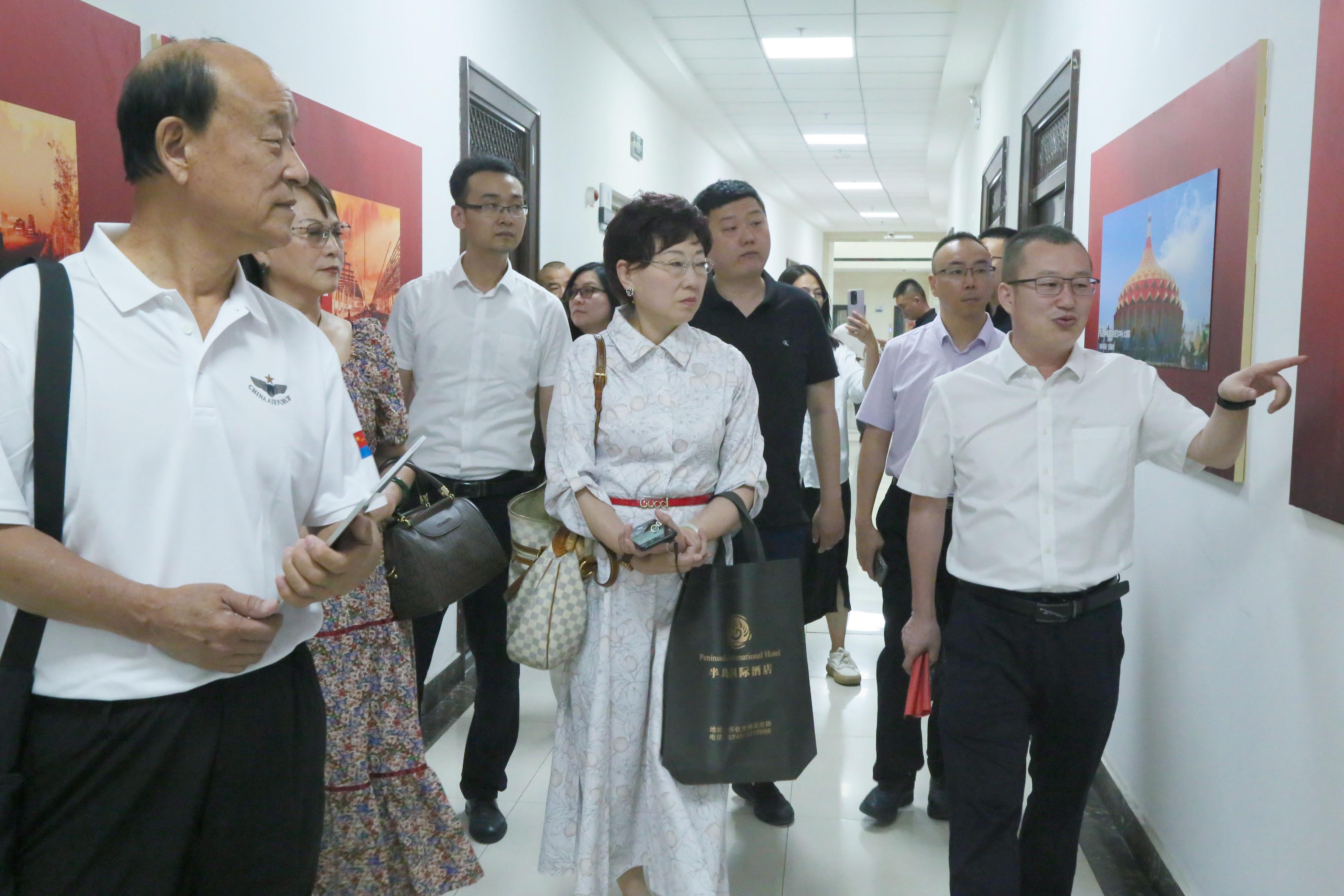 IMG_0984.jpg IMG_0984.jpg