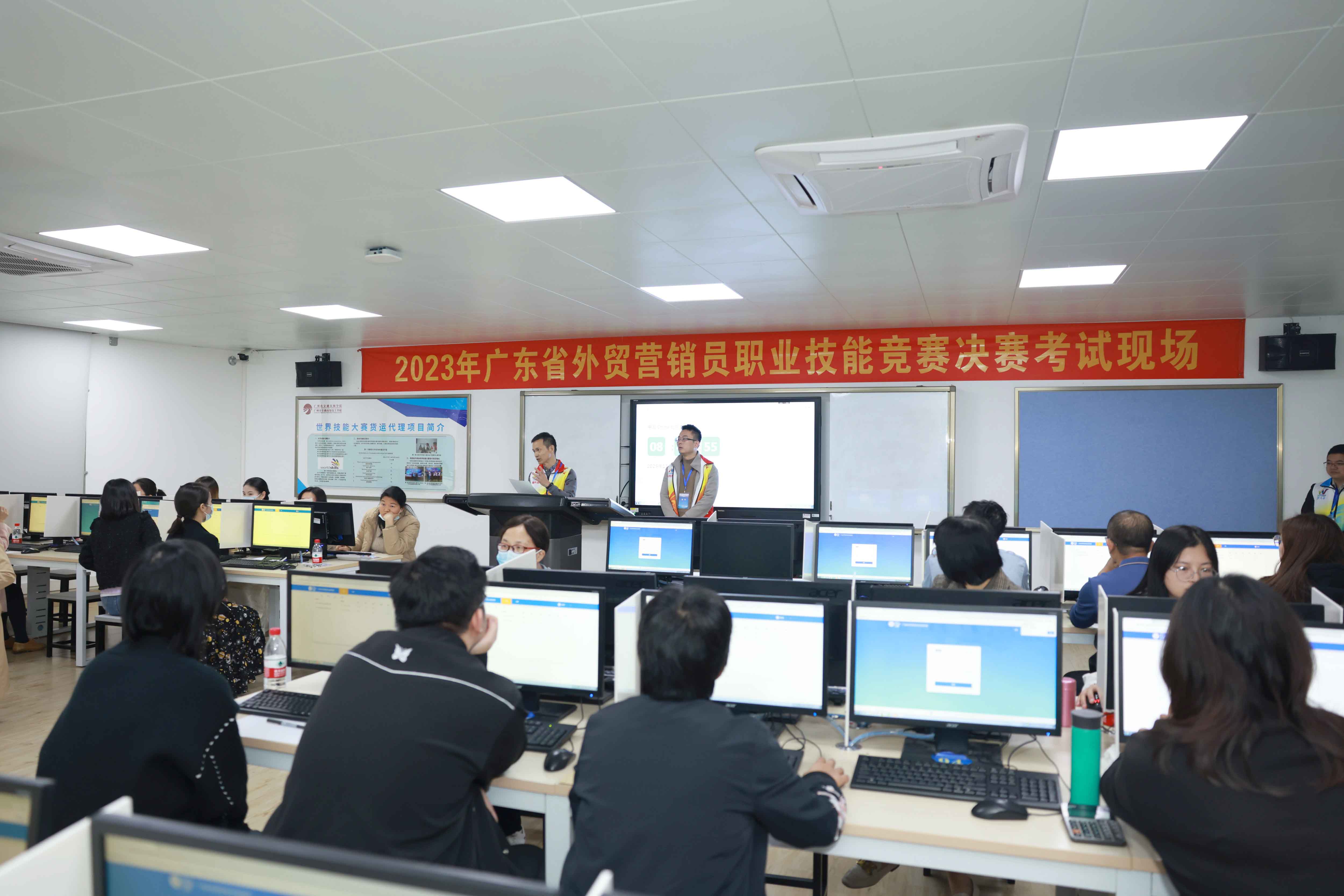 考场207.jpg 考场207.jpg