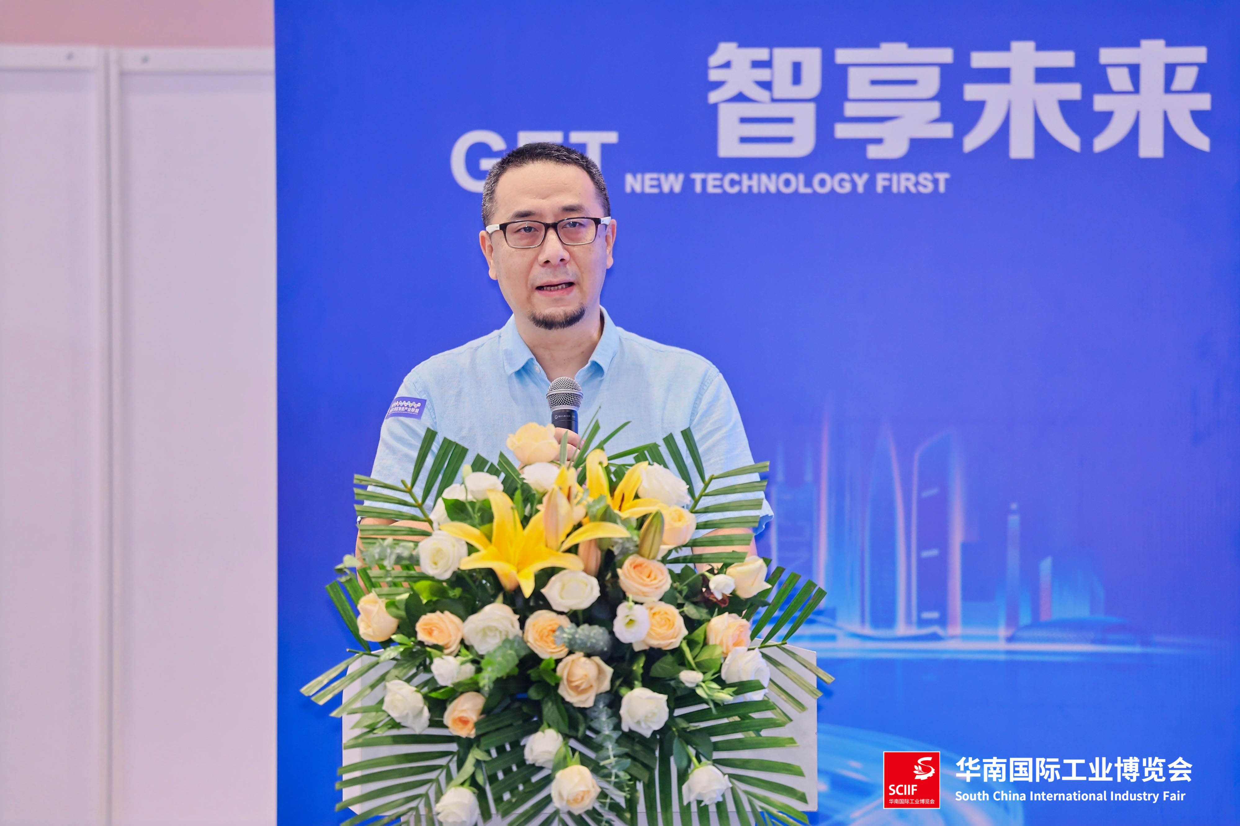 FENG7079-opq3051952050.jpg FENG7079-opq3051952050.jpg